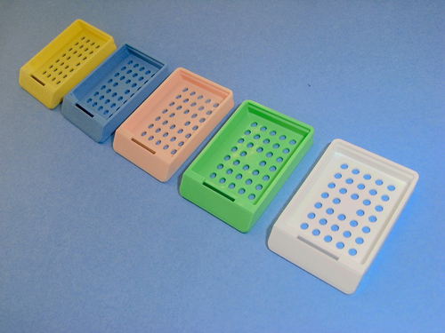 プラスチック部品